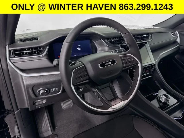 Used 2025 Black Jeep Altitude X image 9