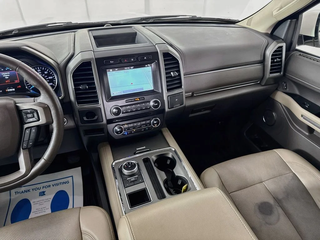 Used 2018 White Platinum Clearcoat Metallic Ford XLT image 30