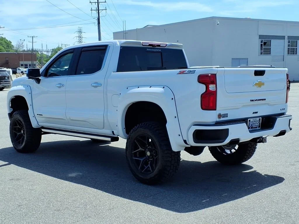 New 2026 Summit White Chevrolet LTZ image 29