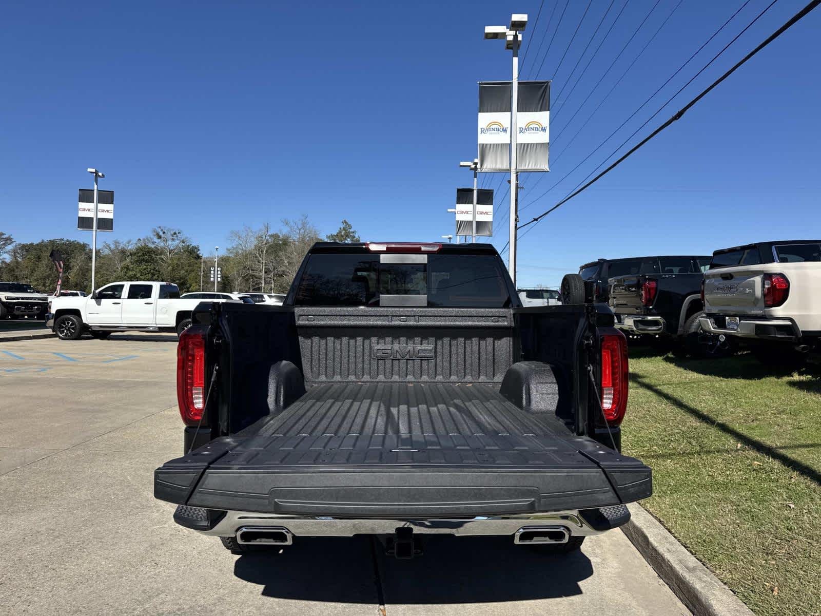 2026 GMC Sierra 1500 SLT - Photo 7