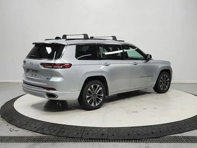 Used 2023 Silver Jeep Overland image 7