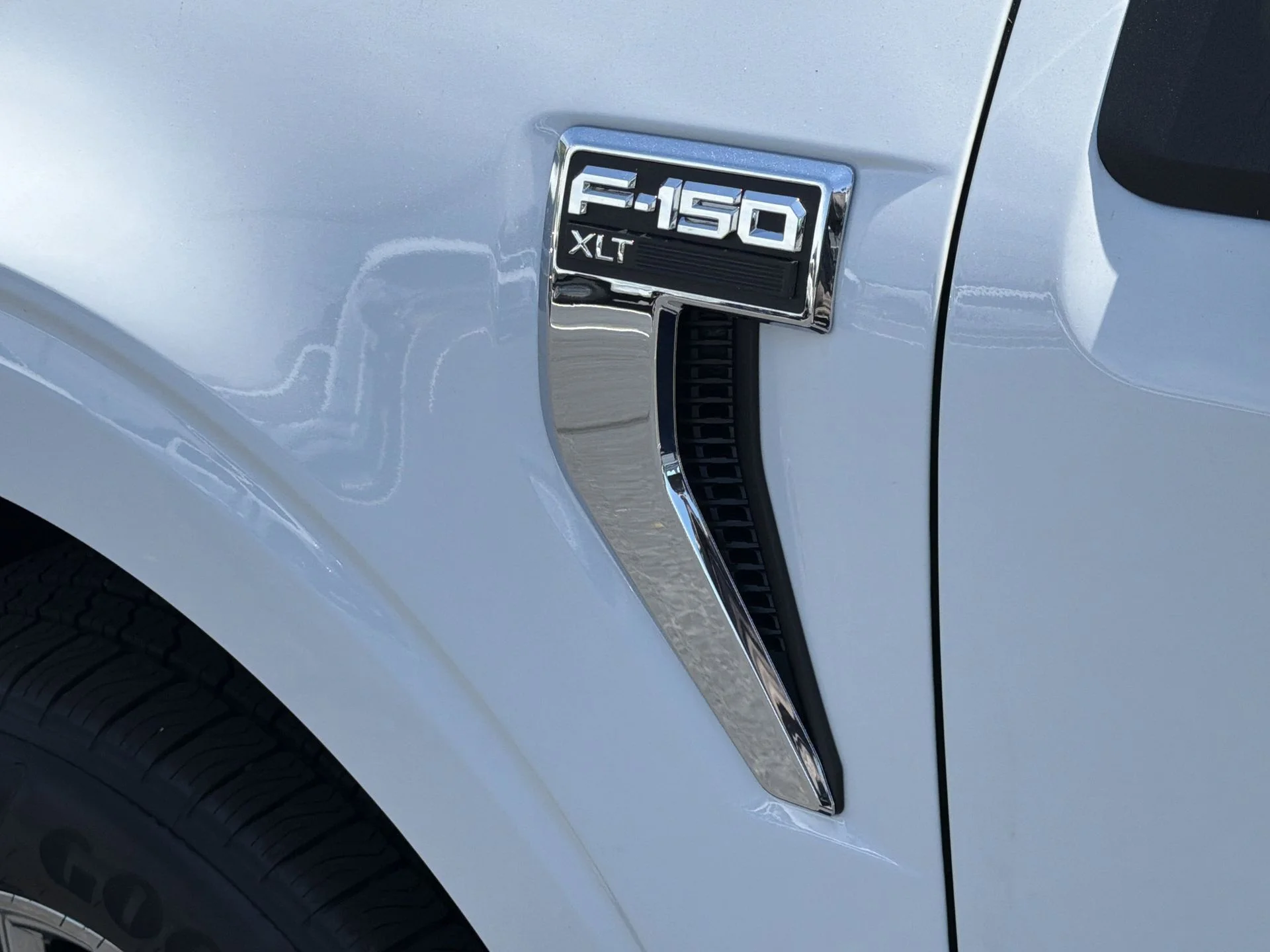 New 2026 Oxford White Ford XLT image 39