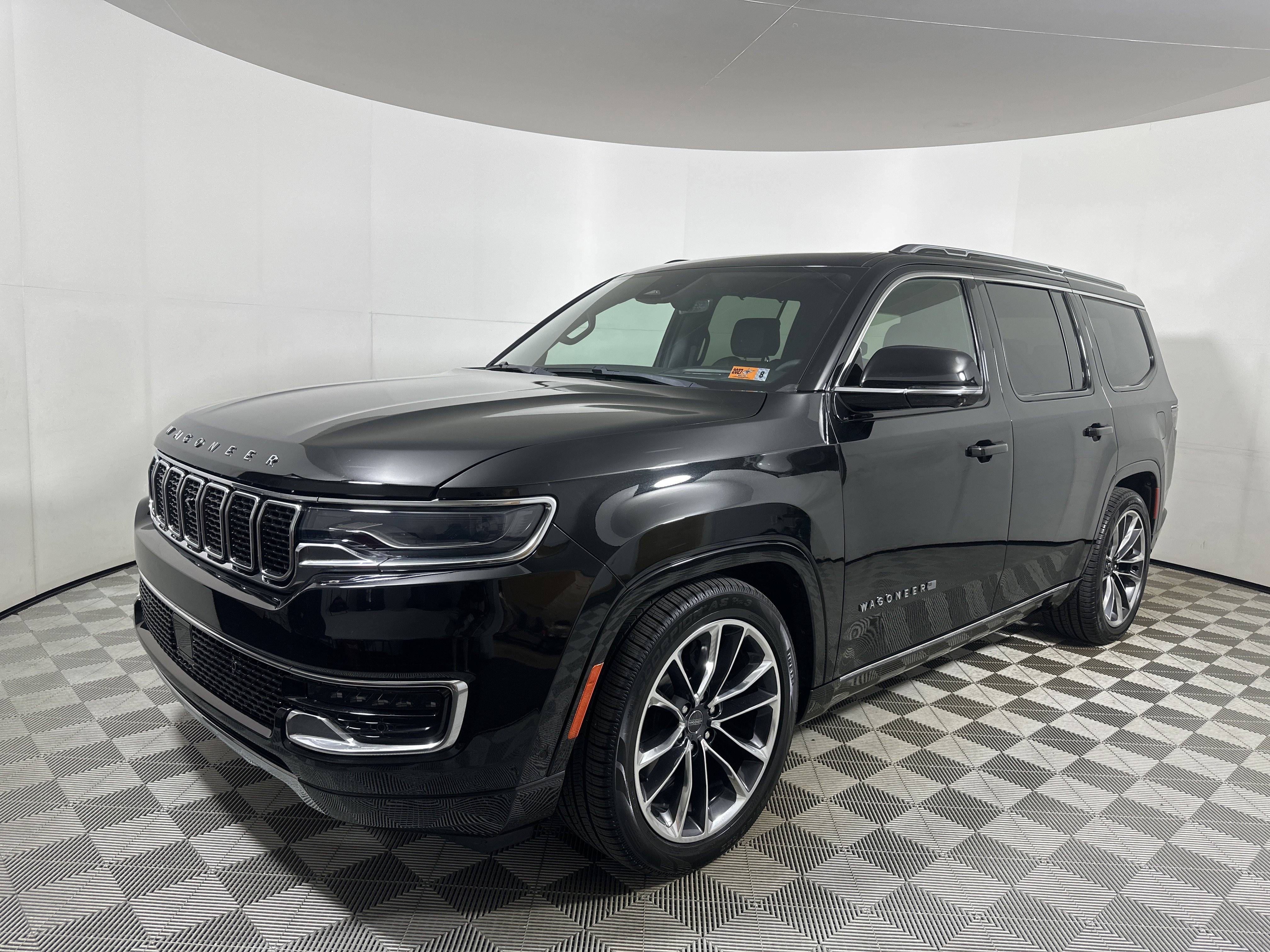 Used 2023 Diamond Black Crystal Pearlcoat Jeep Series III image 3