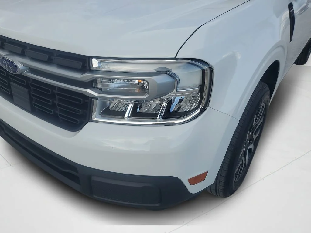 Used 2024 White Ford Lariat image 25