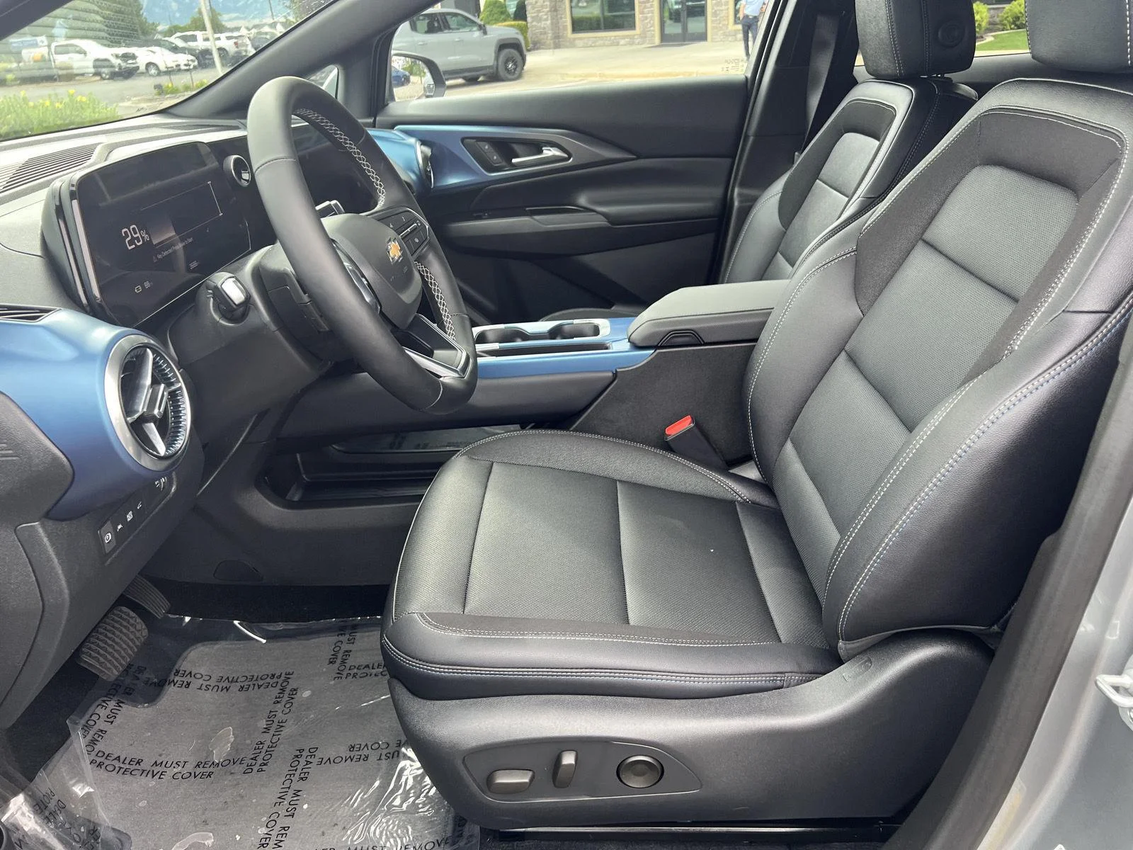 2025 Chevrolet Equinox EV LT - Photo 16