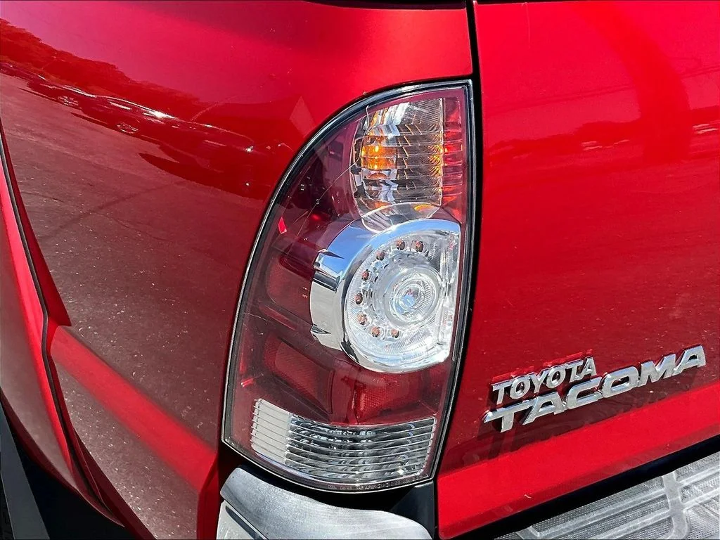Used 2013 Red Toyota Base image 23