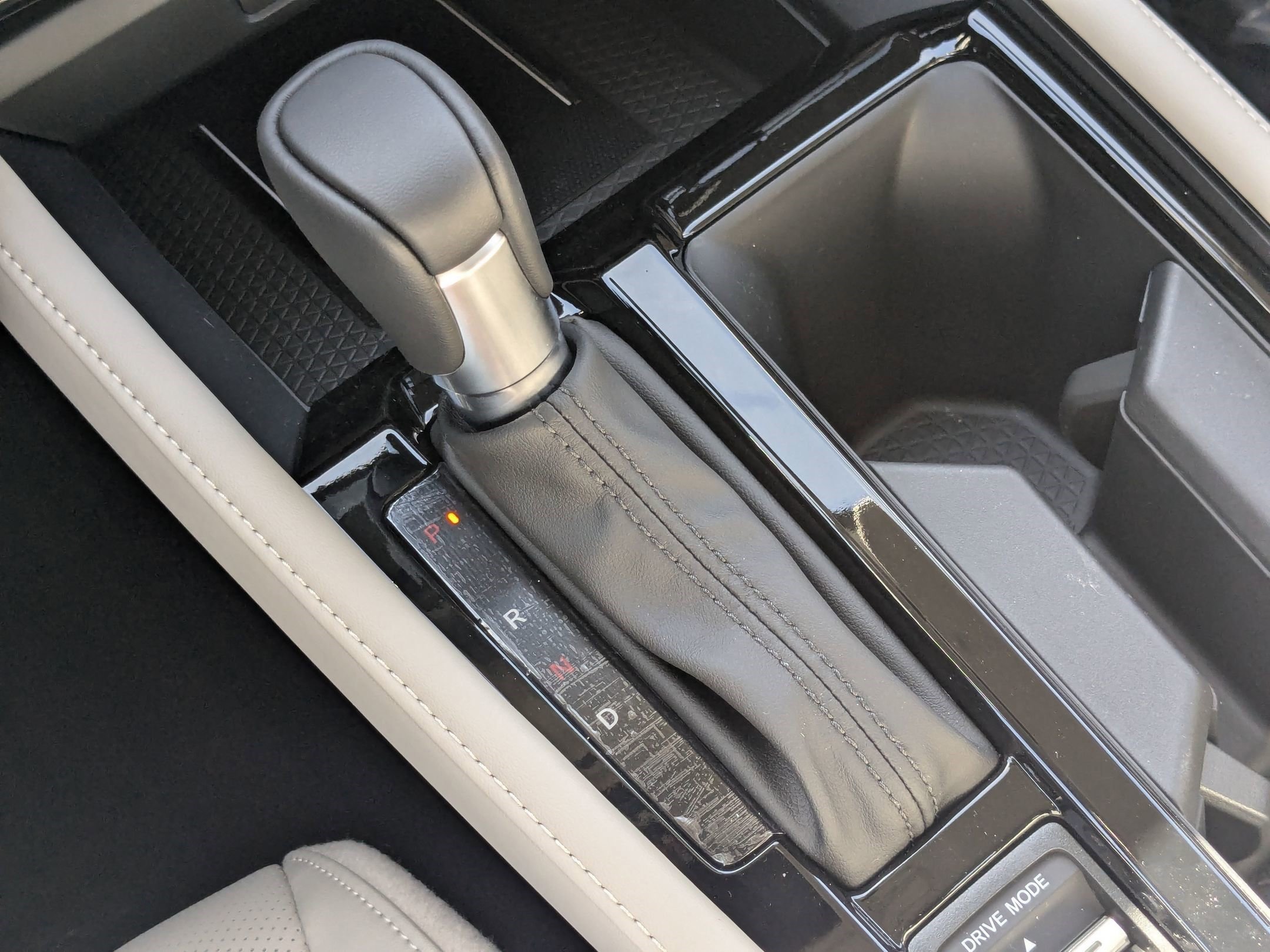 New 2026 Urban Gray Pearl Honda Touring image 16