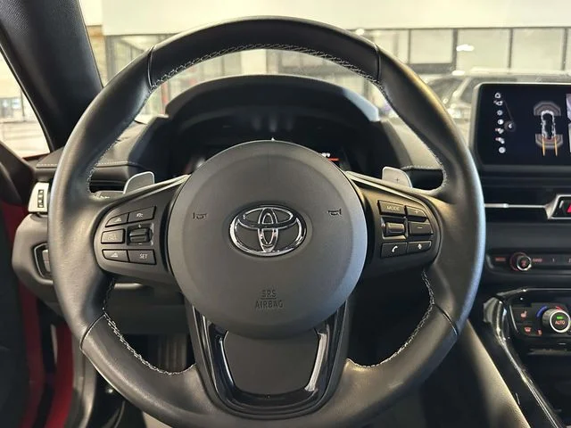 Used 2022 Red Toyota 3.0 image 17