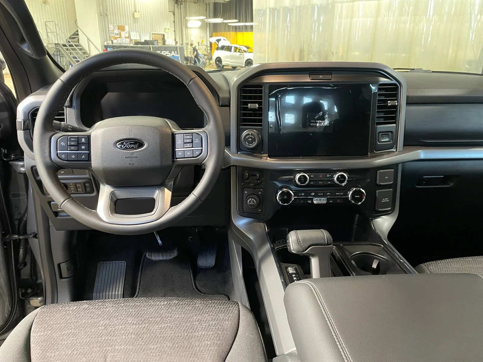 New 2026 CARBONIZED GREY METALLIC Ford XLT image 17