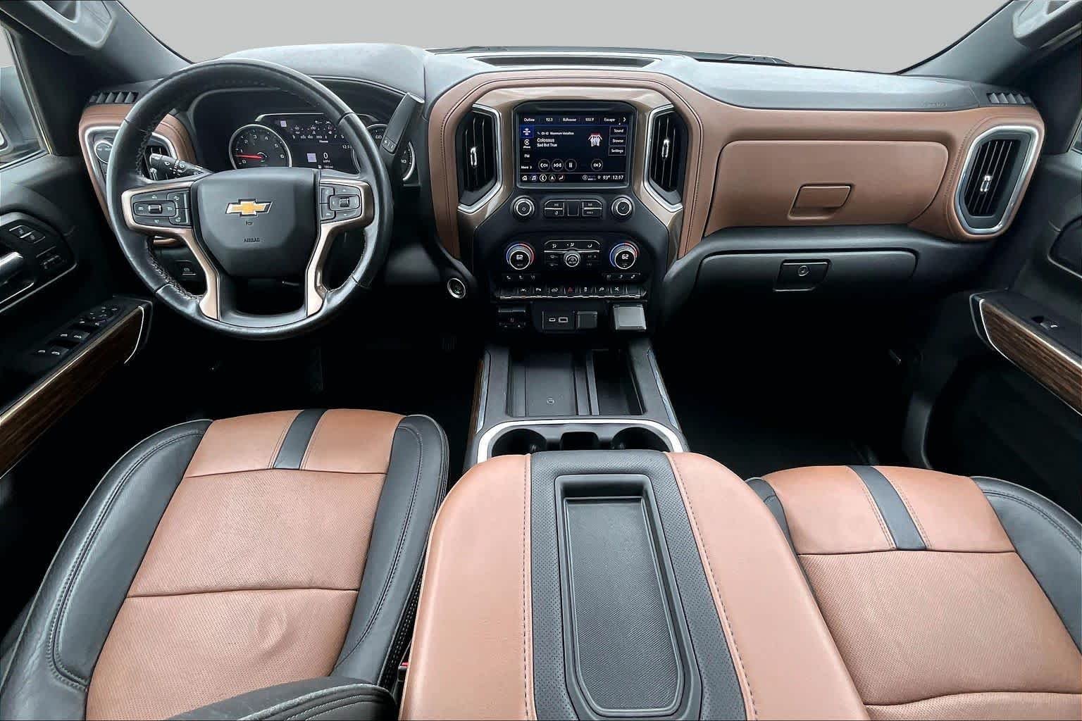 Used 2022 Iridescent Pearl Tricoat Chevrolet High Country image 15