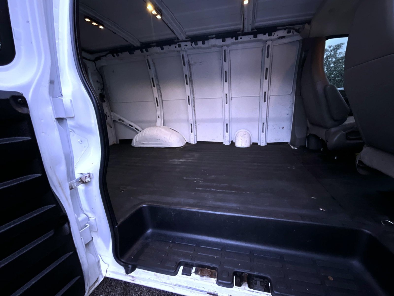 Used 2016 White GMC Work Van image 18