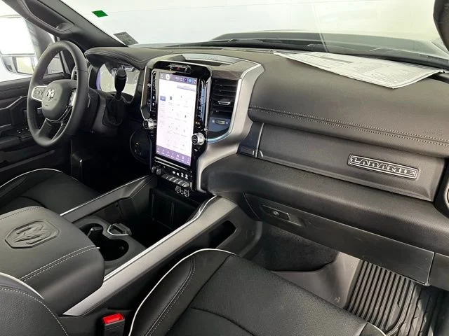 New 2026 Diamond Black Crystal Pearl-Coat Exterior Paint RAM Laramie image 45