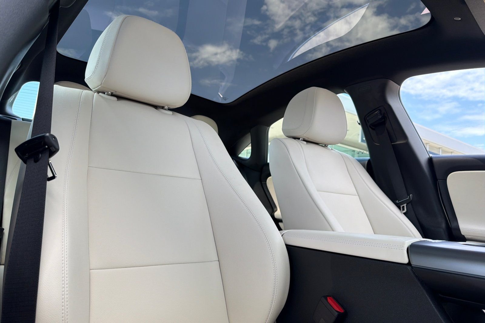 New 2027 Polar White Mercedes-Benz CLA 350 image 3
