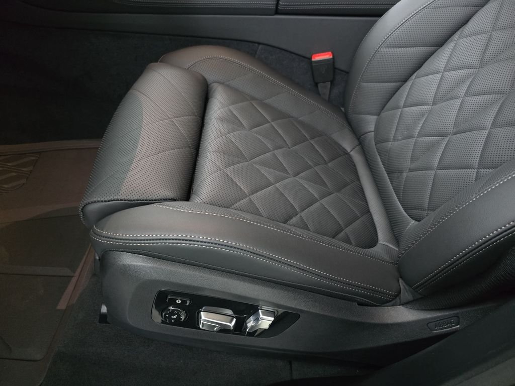 New 2026 Skyscraper Grey Metallic BMW xDrive40i image 27