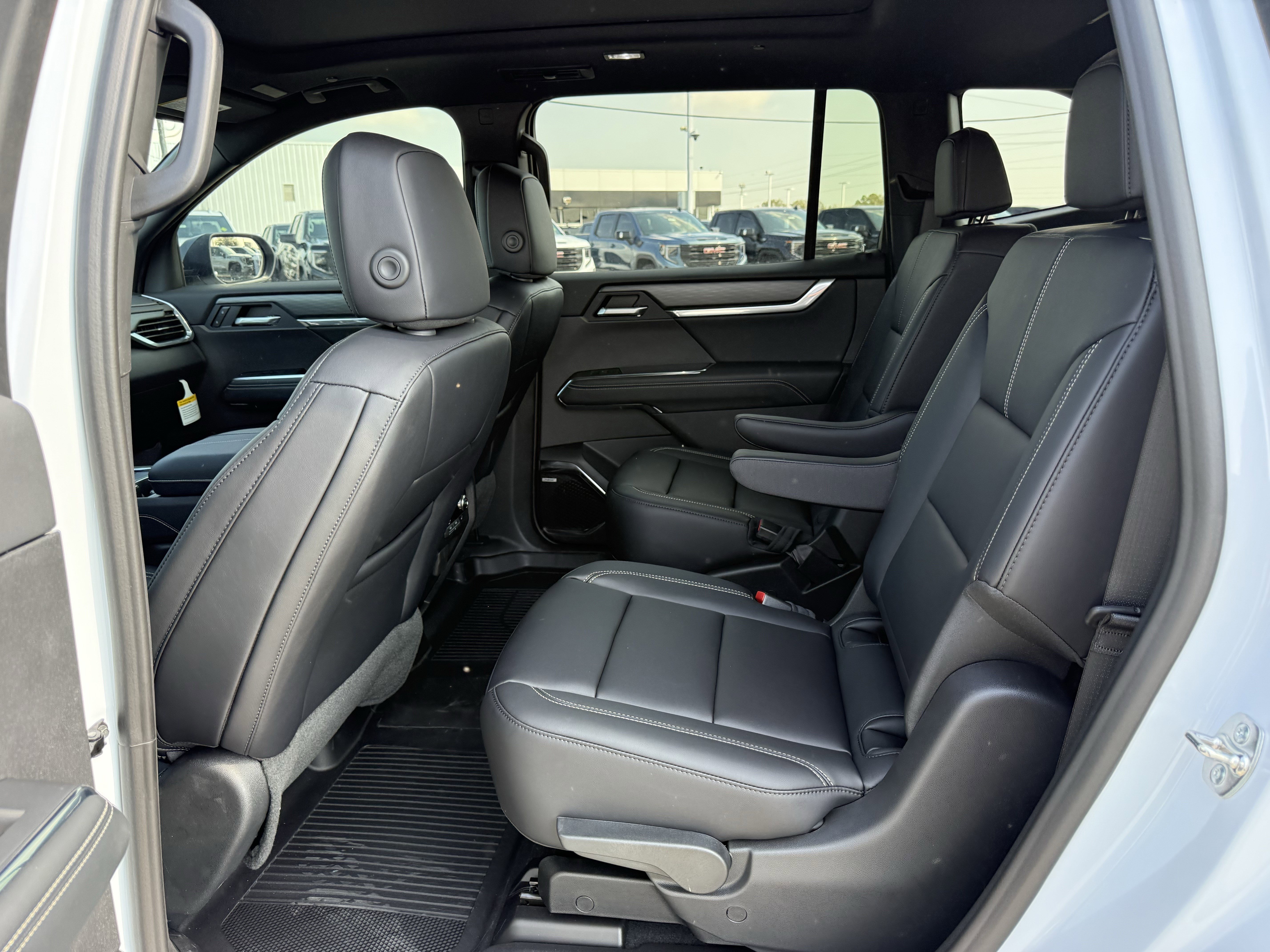 New 2026 Glacier White Tricoat GMC Elevation image 22