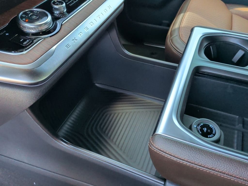 New 2026 Agate Black Metallic Ford King Ranch® image 35