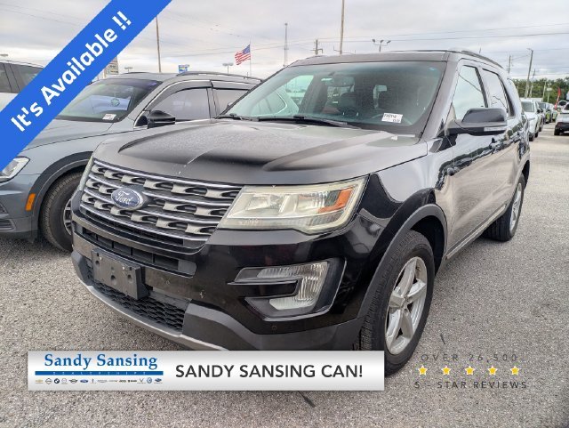 Used 2017 Black Ford XLT image 1