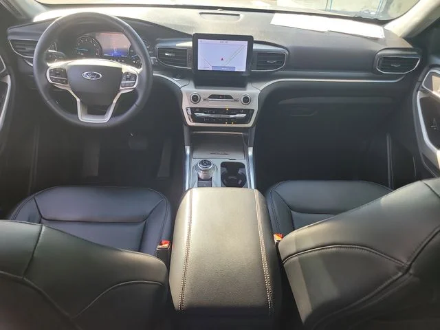 Used 2021 Silver Ford XLT image 16