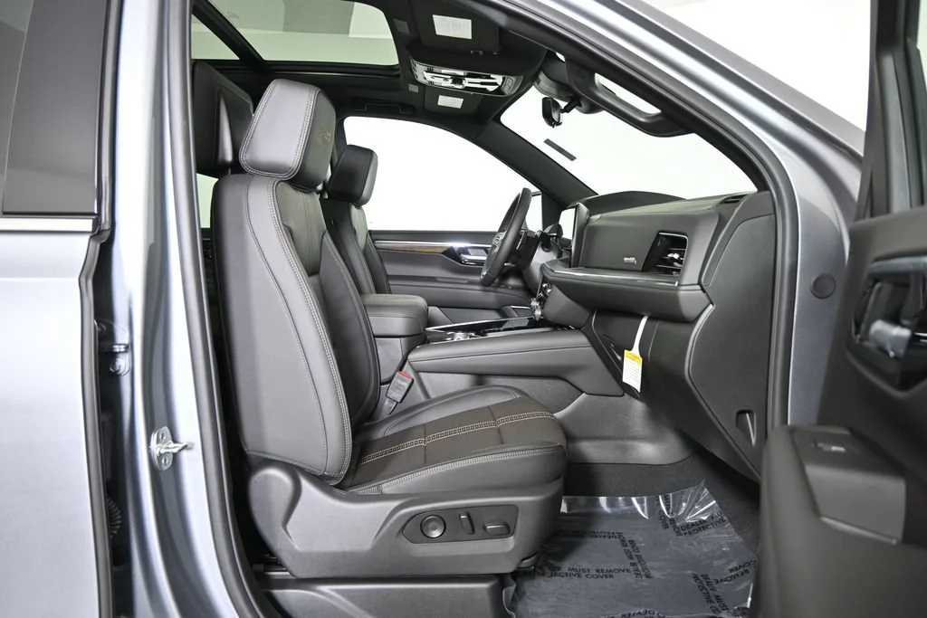 2026 Chevrolet Suburban High Country - Photo 13