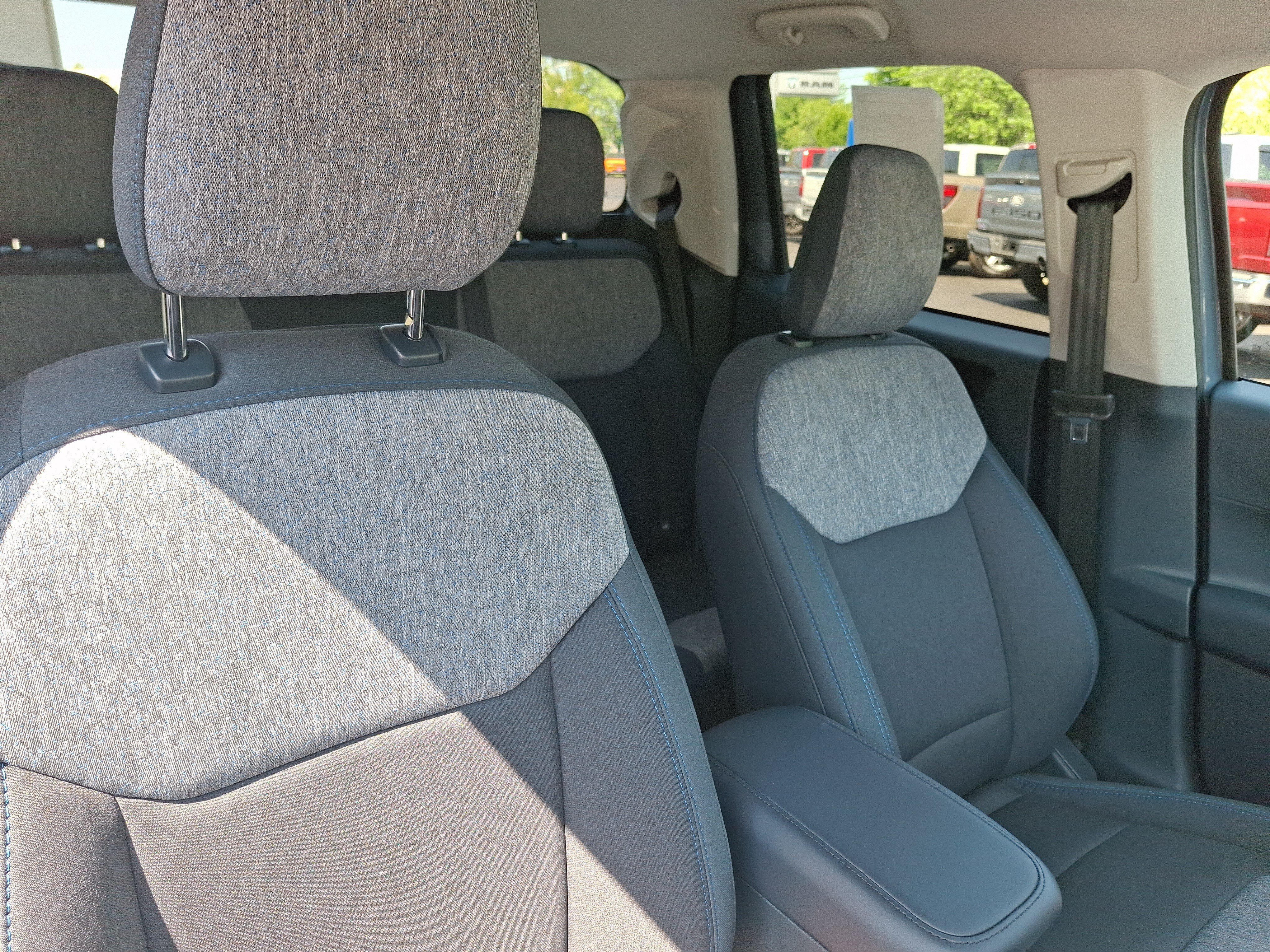 New 2026 Azure Gray Metallic Tri-Coat Ford XLT image 15