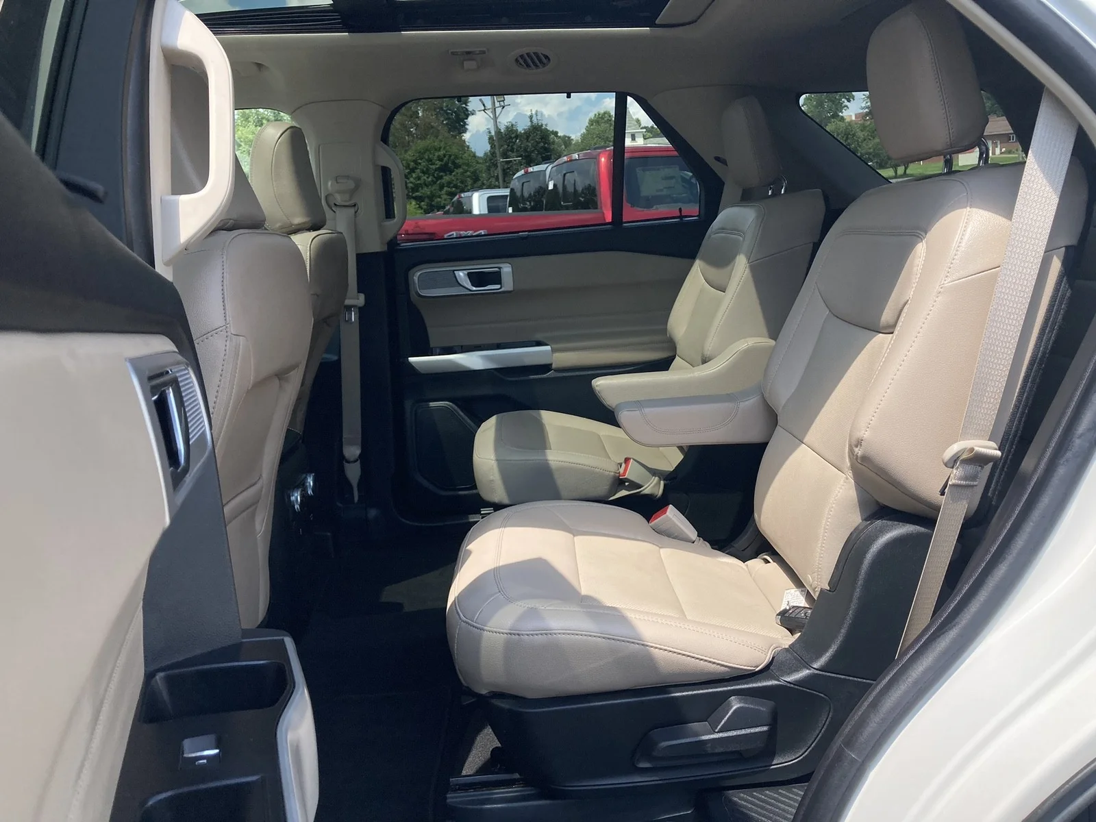Certified Used 2022 White Ford Limited image 23
