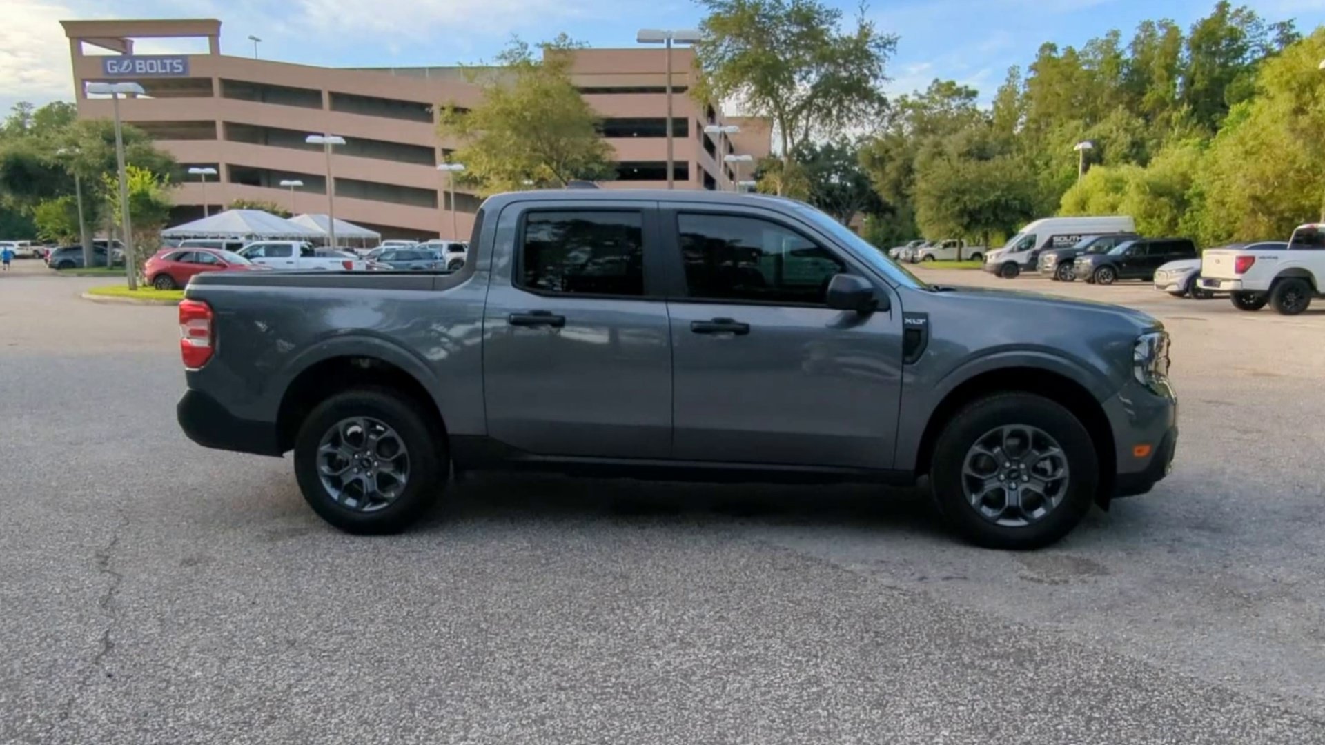 New 2026 Carbonized Gray Metallic Ford XLT image 30