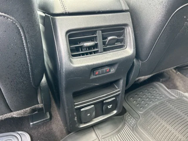 Used 2020  Ford Titanium image 24