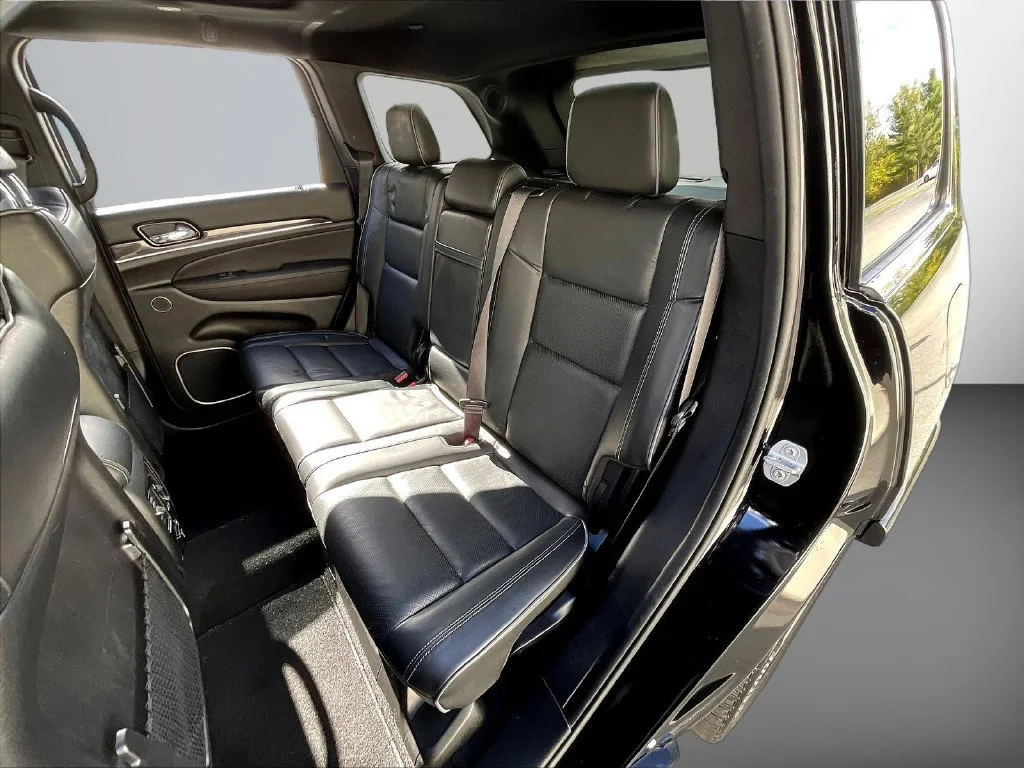 Used 2020 Black Jeep Overland image 24