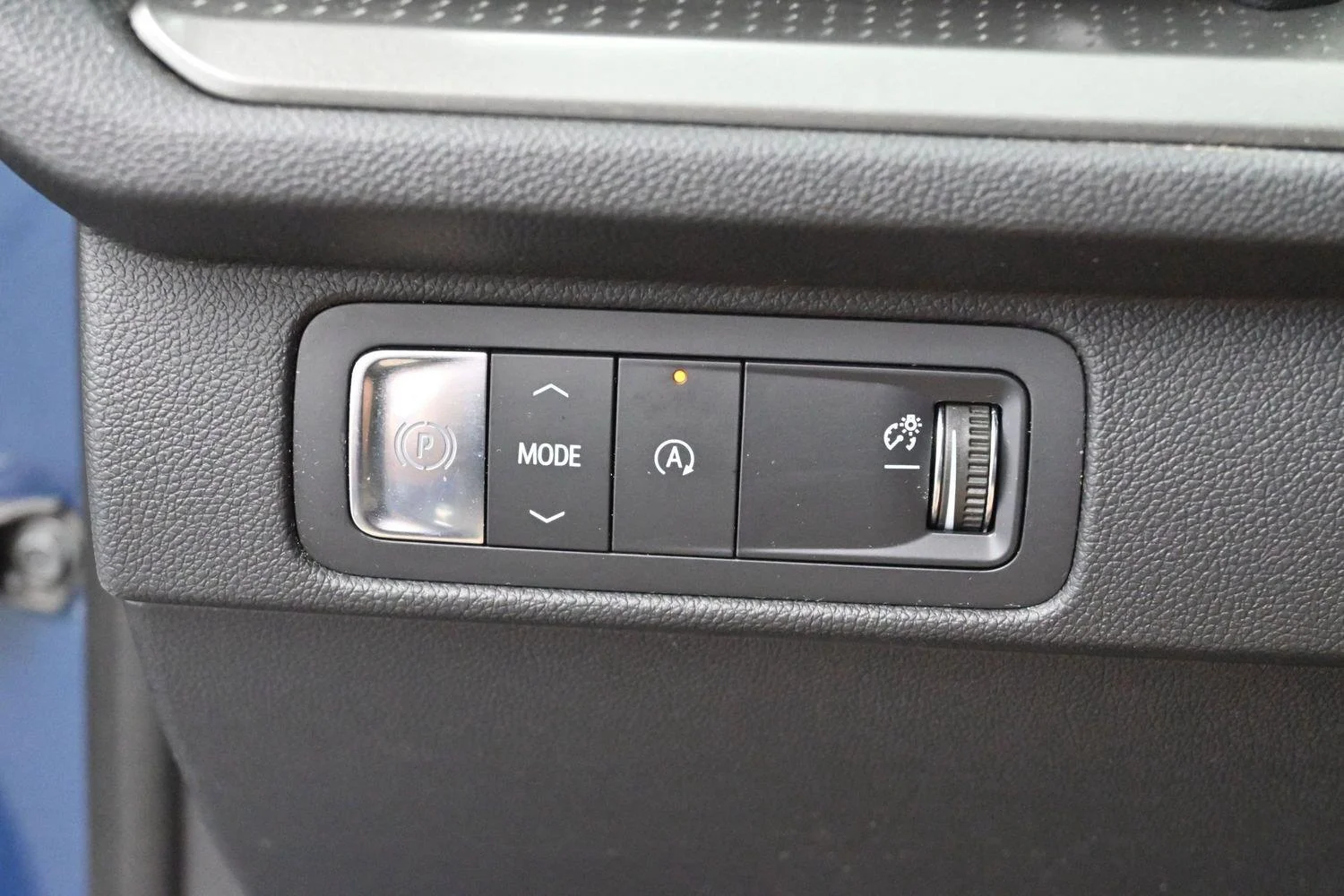 Used 2024 Lakeshore Blue Metallic Chevrolet LT image 26