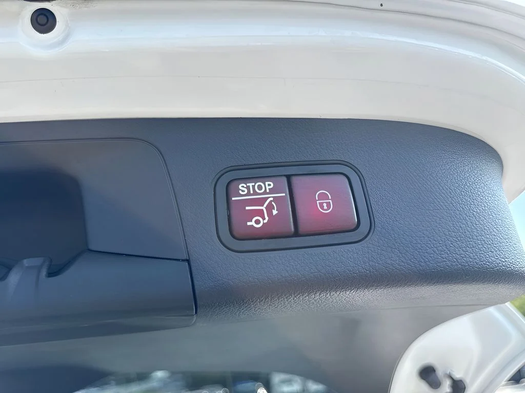 Used 2025 White Mercedes-Benz GLA 250 image 22
