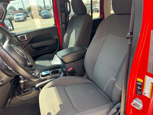 Used 2023 Red Jeep Sport S image 11