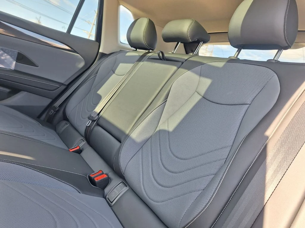 New 2026 Black Volkswagen 2.0T SE image 20