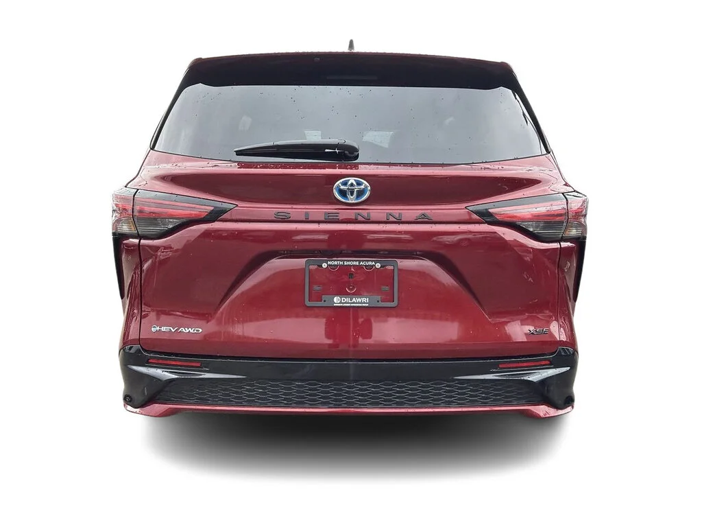 Used 2025  Toyota Sienna XSE AWD 7-Pass Dilawri Certified image 12