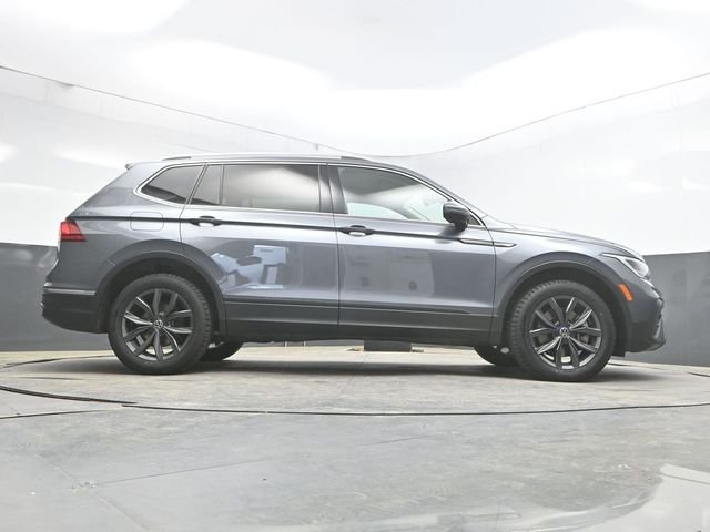 Used 2022 Gray Volkswagen 2.0T SE image 33