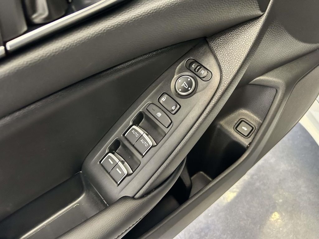 Used 2022  Honda Sport 2.0T image 18