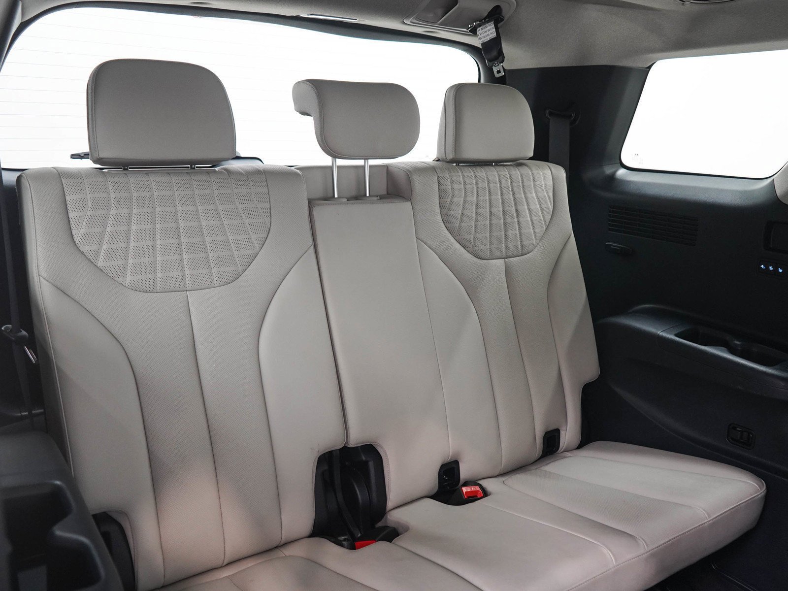 2024 Hyundai Palisade Limited - Photo 13