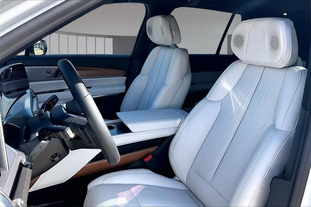 2027 Cadillac VISTIQ Luxury - Photo 9