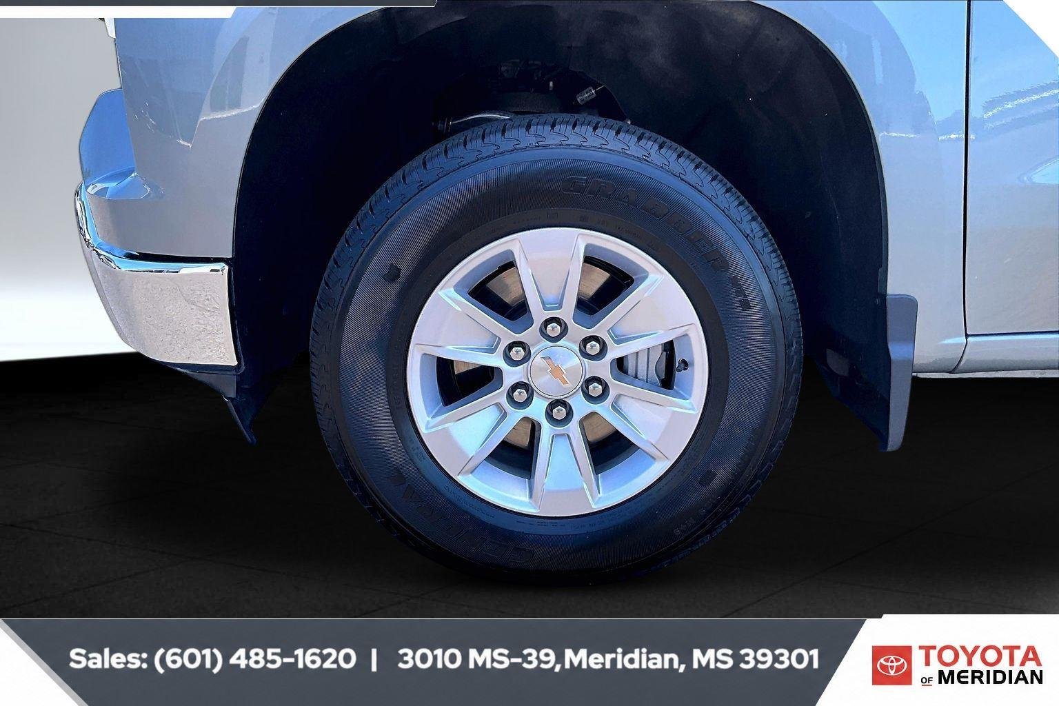 Used 2026 Sterling Gray Metallic Chevrolet LT image 7