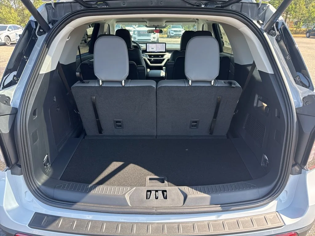 New 2026 Space White Metallic Ford Active image 9
