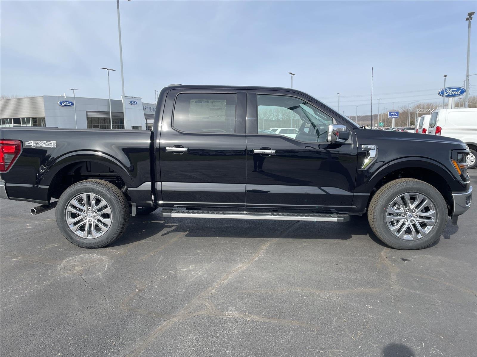 New 2026 Agate Black Metallic Ford XLT image 36