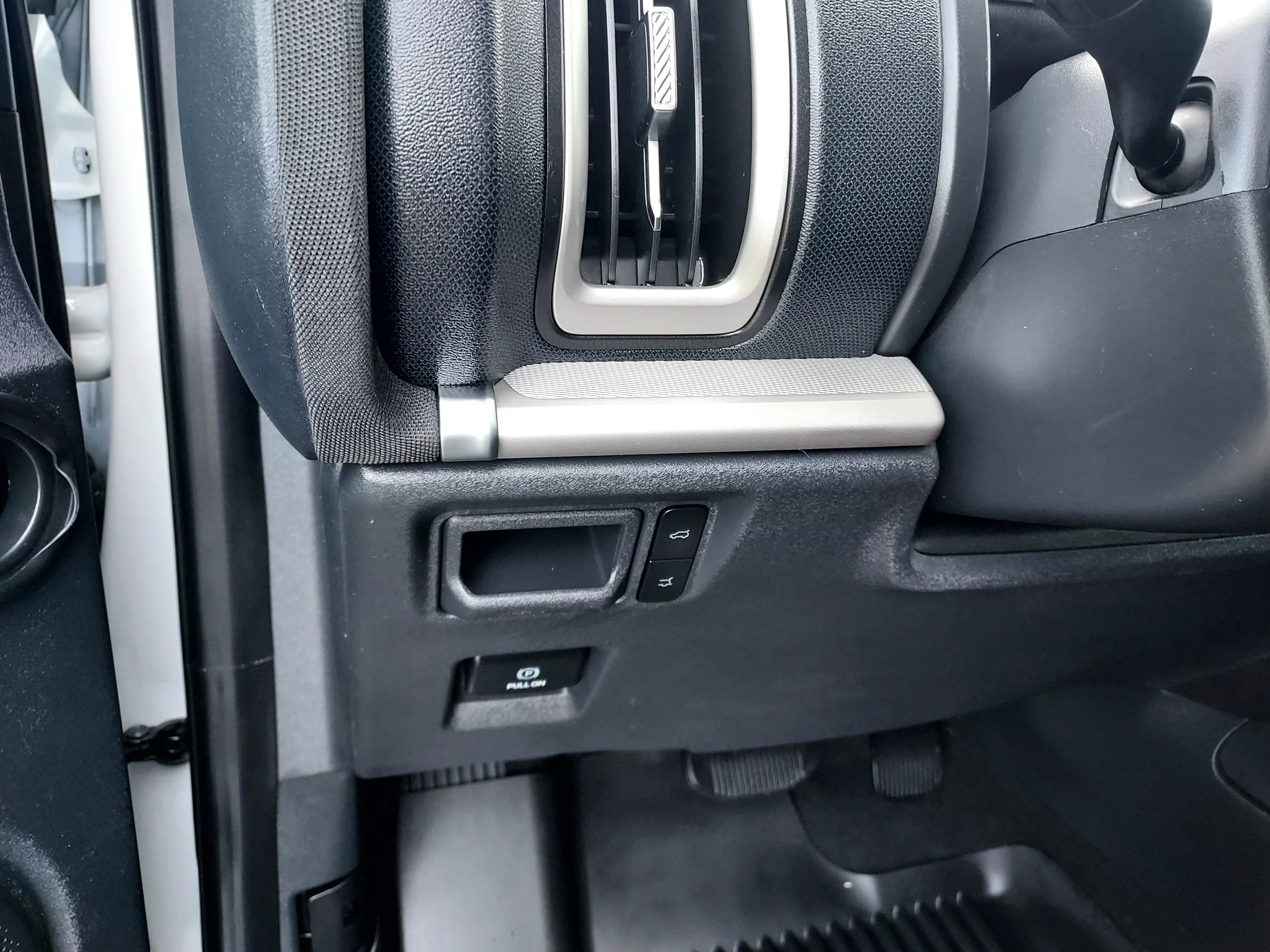 Used 2025 White Ford Active image 40