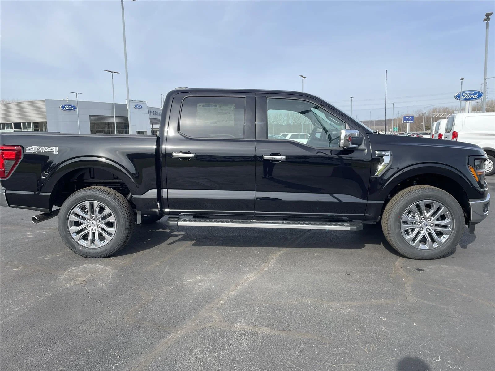 New 2026 Agate Black Metallic Ford XLT image 9