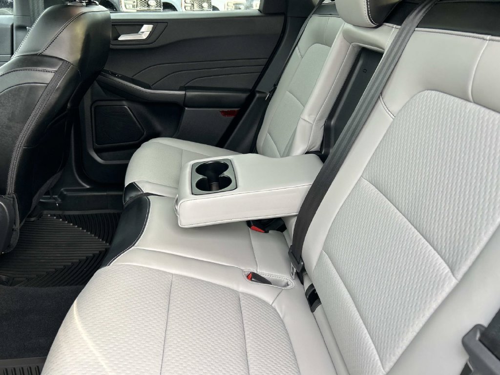 Used 2025 Vapor Blue Ford Base image 18