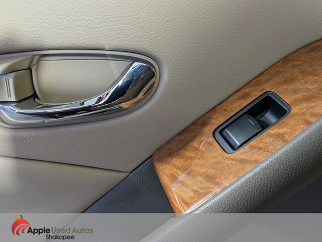 Used 2013 Brown Nissan LE image 43