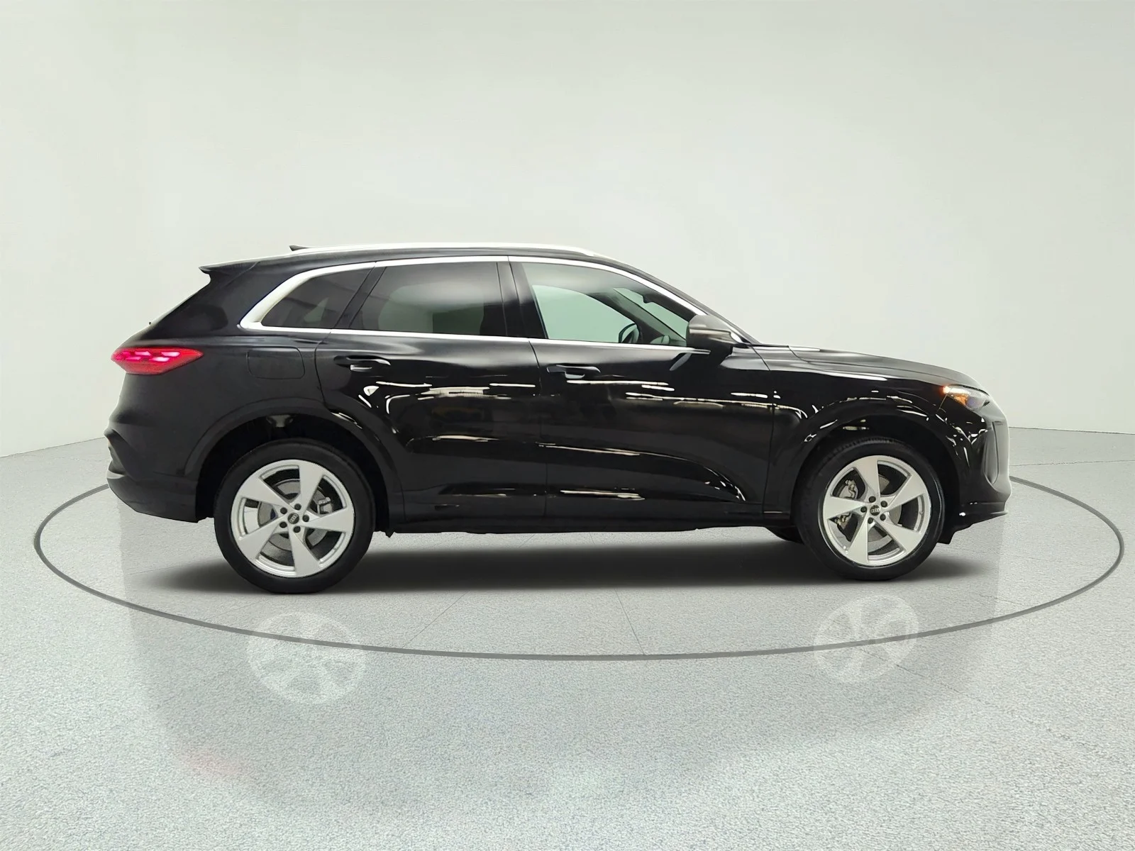 Used 2025 Mythos Black Metallic Audi Premium Plus image 4