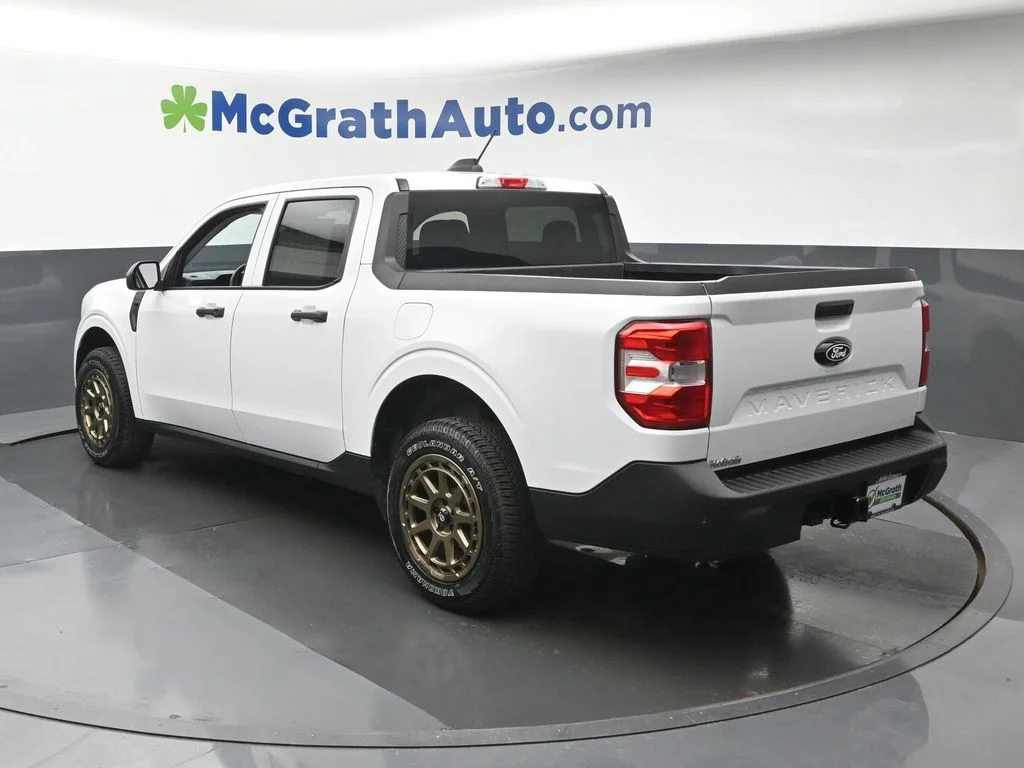 Used 2025 White Ford XL image 25