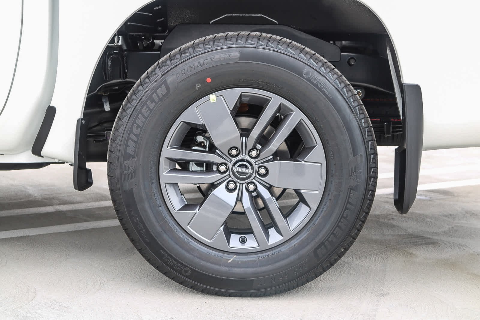 2025 Nissan Frontier SV - Photo 10
