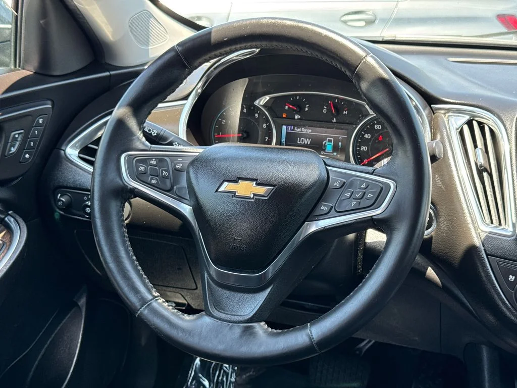 Used 2018 Gray Chevrolet Premier image 23