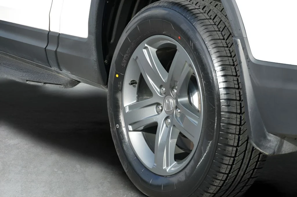 Certified Used 2023 Platinum White Pearl Honda RTL-E image 9