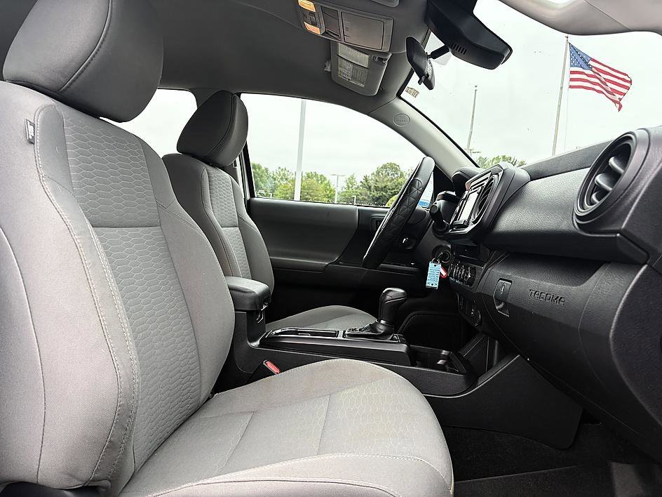 Used 2018 Super White Toyota SR image 10